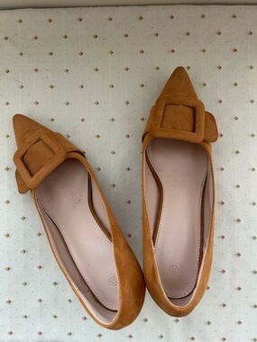 Women’s Pointed Toe Buckle Flats in Cognac Suede
